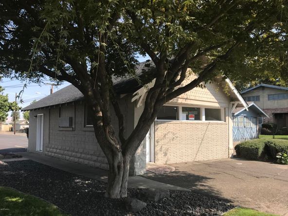 201 E 2nd St, Grandview, WA 98930